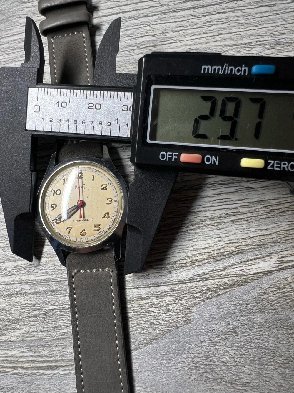 Milos Vintage mechanical watch leather band